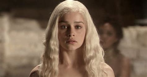 emilia clarke nu|All Emilia Clarke Nude Scenes in Game of Thrones, Ranked.